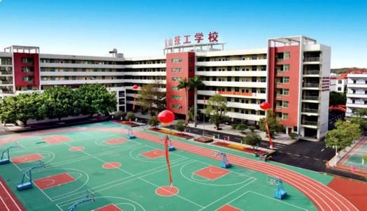 深圳市宝山技工学校怎么样(但到底怎么样呢)